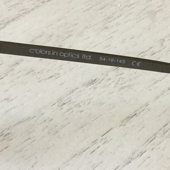 Very gently used Blue Colors in Optics 2.50 readers - Picture 2 of 4